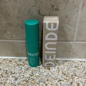 NWT Deinde Moisture Locking Face Stick